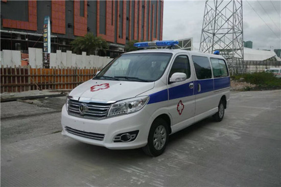 金杯閣瑞斯救護(hù)車(chē)
