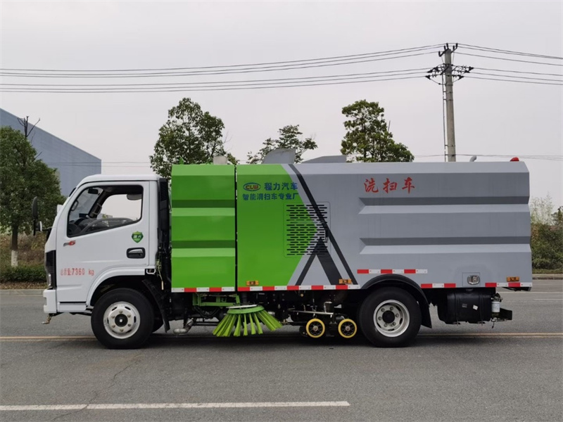 東風多利卡3308軸距洗掃車